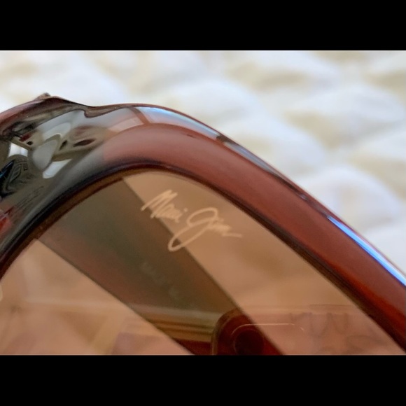 SOLD- Maui Jim Lagoon polarized sunglasses - Picture 5 of 13